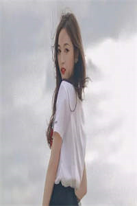 精品离婚后，傲娇大佬日日缠着她