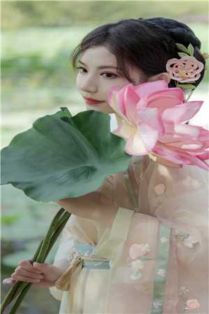 短篇小说天外仙陨？穿越玄幻界被五个老婆追