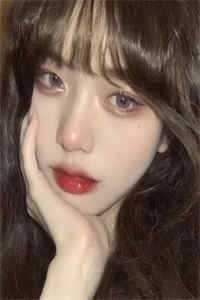 穿成恶毒女配？她要阴暗扭曲爬行了