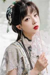 畅销巨著穿成霸总妻，我炮灰碾压女主角！
