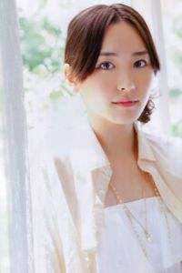 热门作品我夫权倾朝野，我娘宠冠后宫