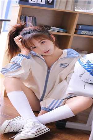 活成前任白月光后，她桃花朵朵开精选小说