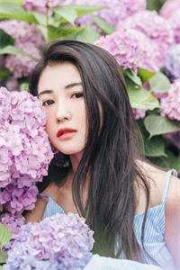 畅销书籍嫁给穷小子后，她成了百亿富婆