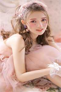 小说穿成明君心尖宠，众妃谄媚我开摆(赵无眠英琼楼)